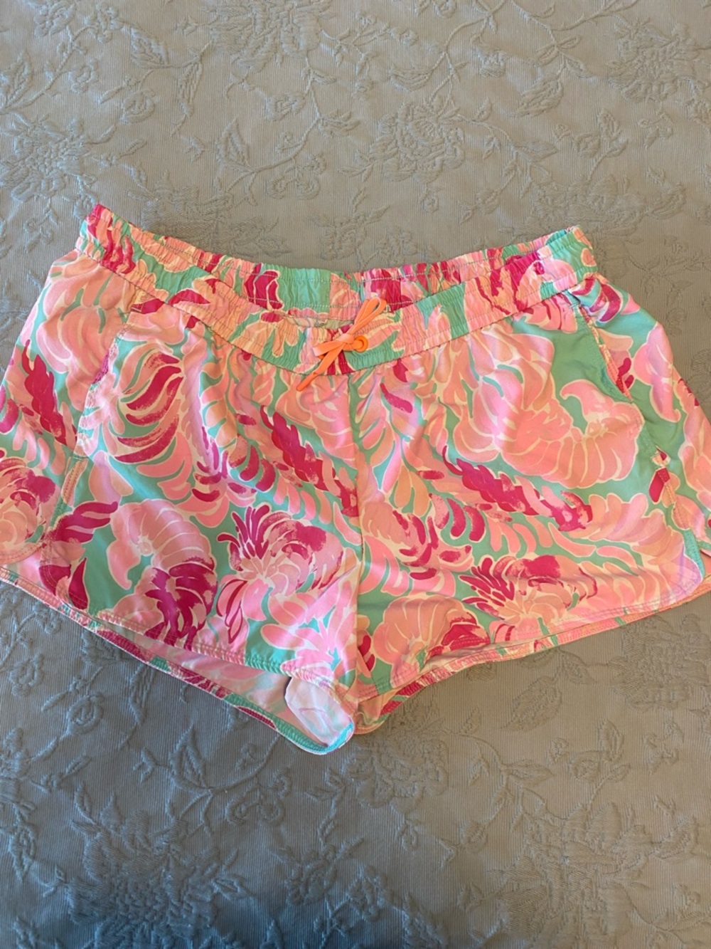 Lilly Pulitzer Luxletic Shorts size Large